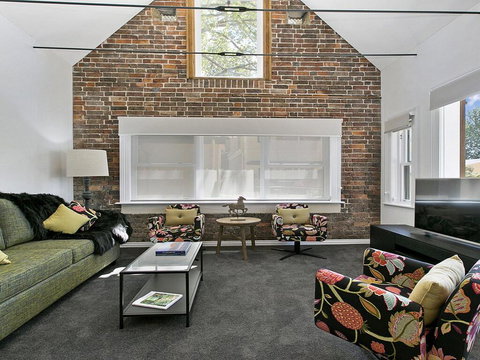 Old Bank Stables - 3 Night Weekends For Price Of 2 - Whitsundays Accommodation 3