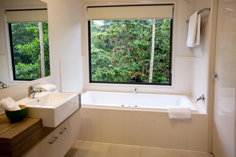 On Obi Maleny - Whitsundays Accommodation 0
