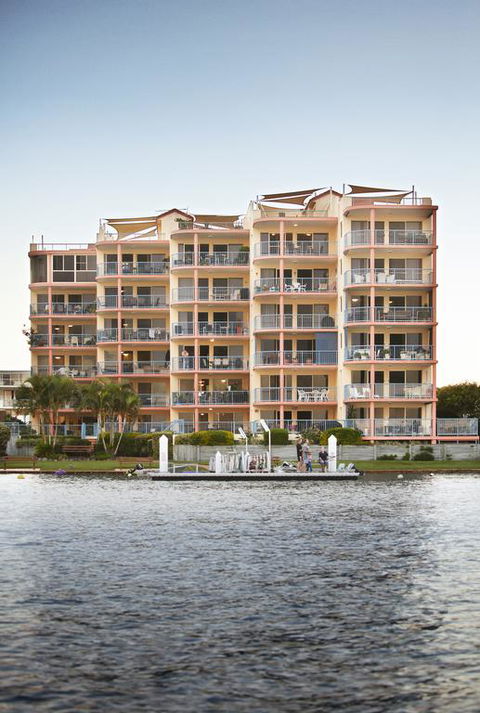 On The River Apartments - Whitsundays Accommodation 3
