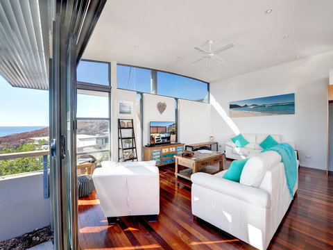 One Mile Cl, Townhouse 22, 26, The Deckhouse - Whitsundays Accommodation 2