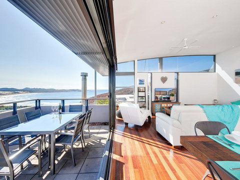 One Mile Cl, Townhouse 22, 26, The Deckhouse - Whitsundays Accommodation 0