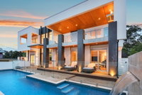 Opulent Oasis - Luxurious Old Dunsborough with Pool and Ocean Views