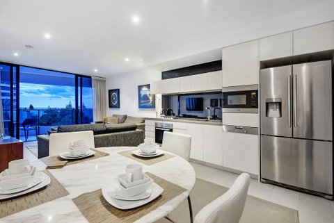 Oracle Broadbeach - Whitsundays Accommodation 3