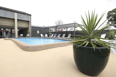 Orana Motel - Whitsundays Accommodation 2