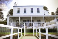 Oscars Waterfront Boutique Hotel
