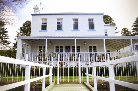 Oscars Waterfront Boutique Hotel - Whitsundays Accommodation 0