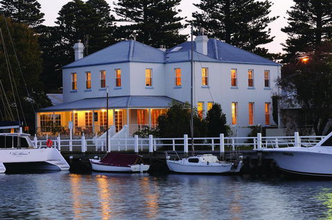 Oscars Waterfront Boutique Hotel - Whitsundays Accommodation 3