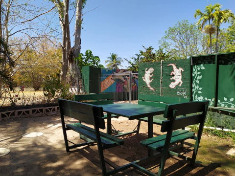 Palm Court Backpackers - Whitsundays Accommodation 1