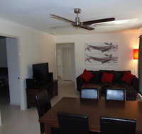 Palmgrove 2 - Rainbow Beach Pet Friendly Fully Fenced Air Conditioned Five Minutes To Beach - Whitsundays Accommodation