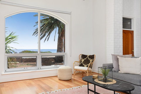 Palms On The Esplanade - Sellicks Beach - WiFi - Whitsundays Accommodation 1