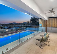 Panoramic Views Villa Birdwood Terrace 4 Bedroms - Toowong - Whitsundays Accommodation