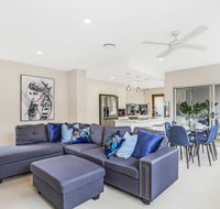 Park Avenue Luxe Townhouse Brand New Sleeps 9 - Whitsundays Accommodation