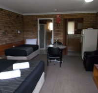 Park House Motor Inn - Whitsundays Accommodation