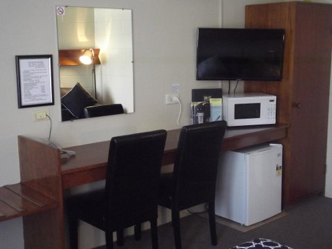 Parkside Motel Morwell - Whitsundays Accommodation 2