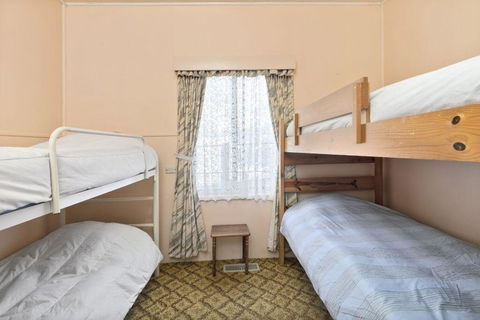 Parkside Original 35 - Whitsundays Accommodation 2