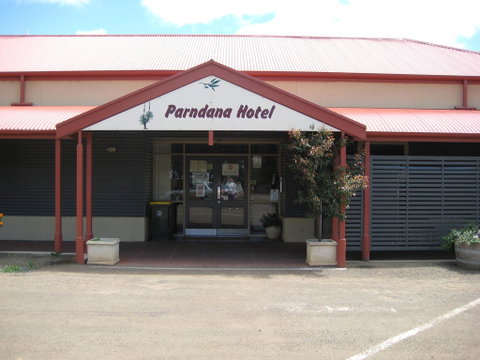 Parndana Hotel Cabins - Whitsundays Accommodation 0