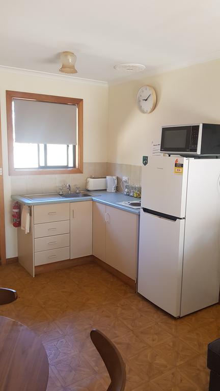 Parndana Hotel Cabins - Whitsundays Accommodation 3