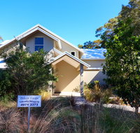 Pelican Escape Executive Home at Raffertys Resort - Whitsundays Accommodation