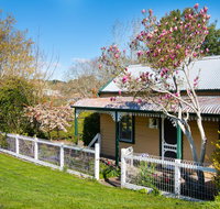Pembroke House - Whitsundays Accommodation