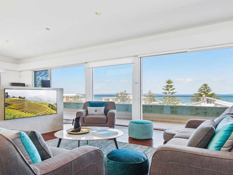 Perpendicular Penthouse - Modern Beachside Apartment - Whitsundays Accommodation 0