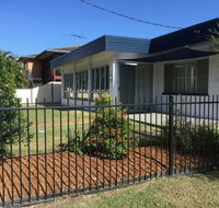 Pet Friendly home walking distance to Surf Beach - North St Woorim - Whitsundays Accommodation