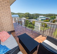 Pet Friendly Lentara St 8 - Fingal Bay - Whitsundays Accommodation