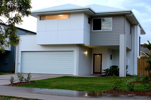 Petrie Beach Holiday Home - Whitsundays Accommodation 0