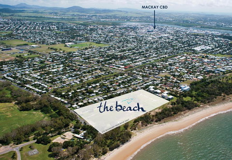 Petrie Beach Holiday Home - Whitsundays Accommodation 1