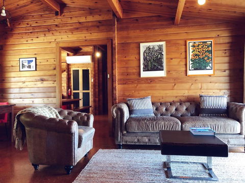 Pieter Van Gent Winery & Vineyard - Whitsundays Accommodation 2