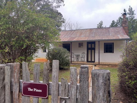 Pines Cottage - Whitsundays Accommodation 0