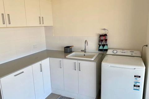 Pinnacle Retreat - Whitsundays Accommodation 3