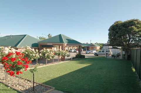 Poachers Paradise - Whitsundays Accommodation 2