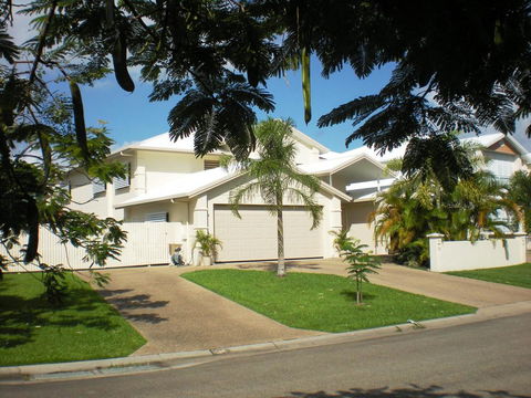Poinciana Terraces - Whitsundays Accommodation 0