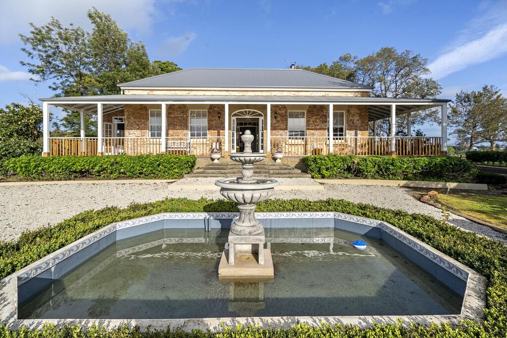 Rowella TAS Whitsundays Accommodation