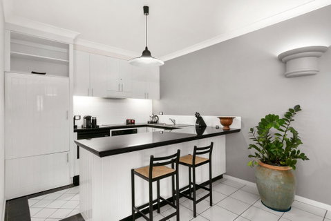 Poolside Apt. In Alamanda Beachfront Resort (55) - Whitsundays Accommodation 3