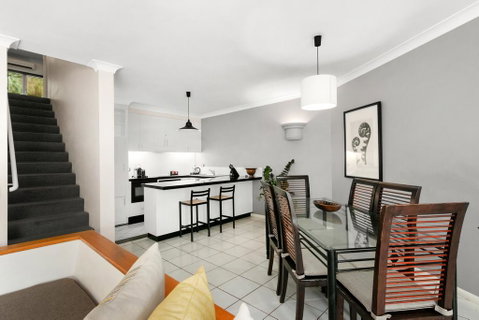 Poolside Apt. In Alamanda Beachfront Resort (55) - Whitsundays Accommodation 2