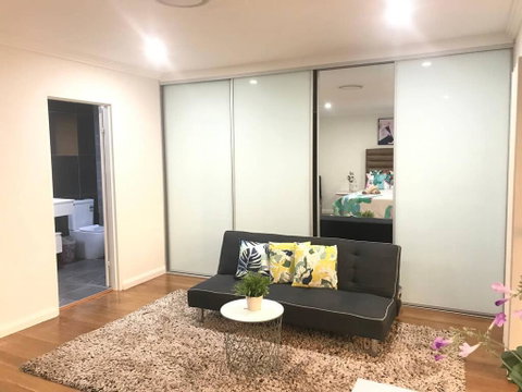 Private Room In Modern, Comfortable Home Stay - Whitsundays Accommodation 1