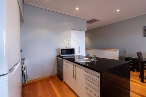Promenade Executive Apartments - Whitsundays Accommodation 2