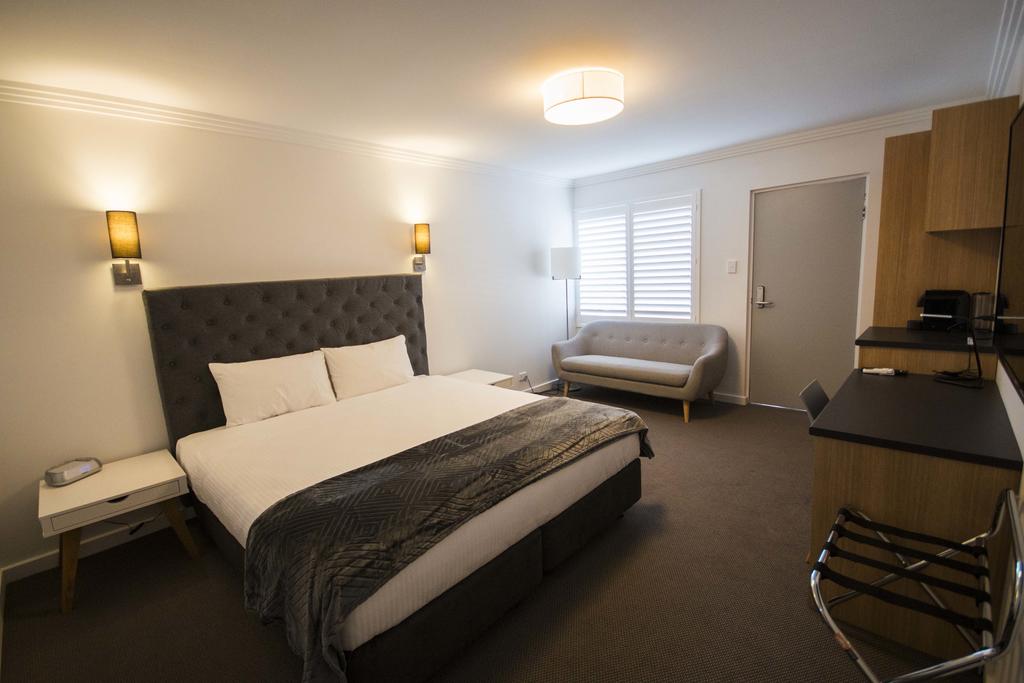 Mogo NSW Whitsundays Accommodation
