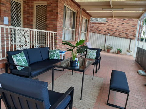 Quiet And Spacious Living Close To All Attractions - Whitsundays Accommodation 1