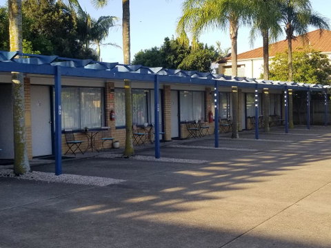 Raceways Motel - Whitsundays Accommodation 1