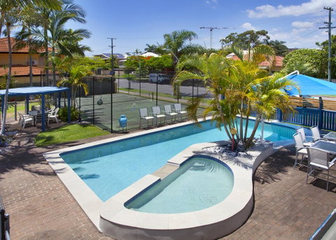 Raceways Motel - Whitsundays Accommodation 2