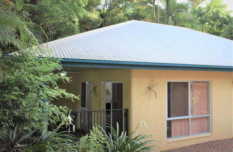 Rainforest Cottage Cairns - Whitsundays Accommodation 3