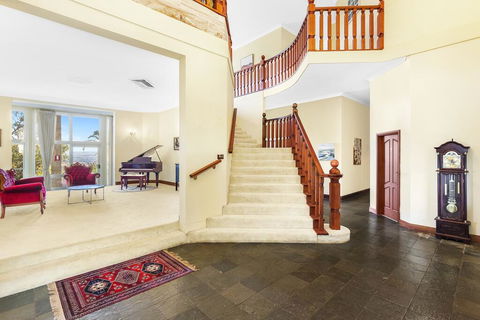 Razorback Holiday House With Incredible Views - Whitsundays Accommodation 1