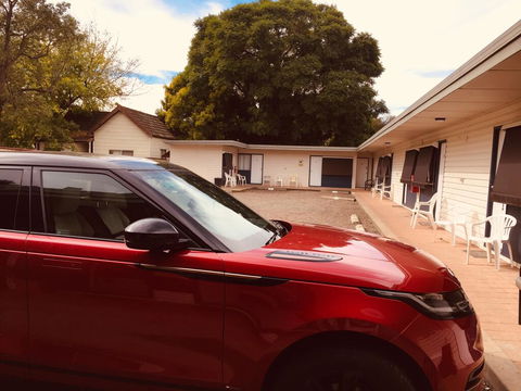 Red Cedar Motel - Whitsundays Accommodation 1