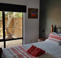 Red Ochre - Large 1BR with Private Courtyard - Whitsundays Accommodation