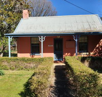 Redruth - 2 bedroom cottage situated in wandiligong - Whitsundays Accommodation