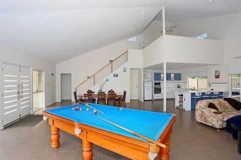 Relax At Falcon By The Bay - Whitsundays Accommodation 1