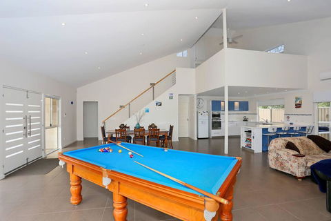 Relax At Falcon By The Bay - Whitsundays Accommodation 0