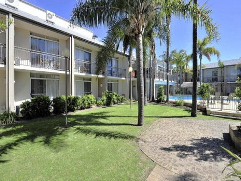 Resort Serviced Apartments - Mandurah - Whitsundays Accommodation 1